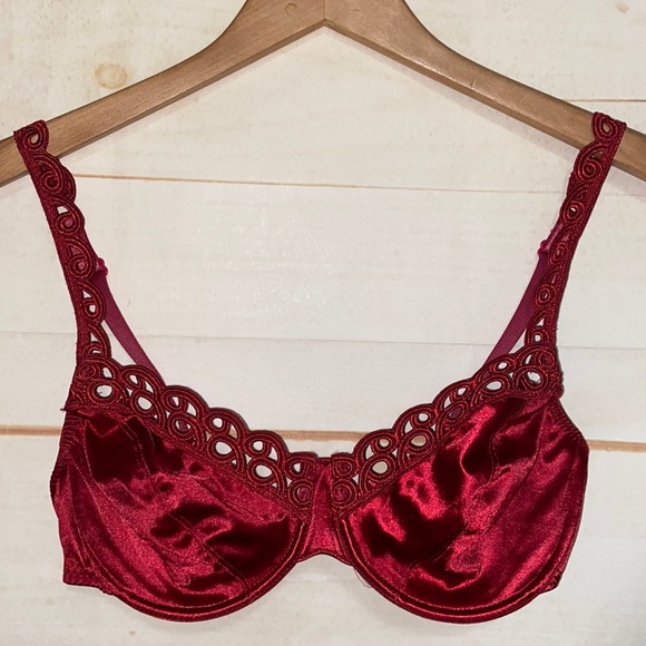 Victoria's Secret Other - VICTORIA'S SECRET Full Cover VINTAGE Bra Underwire Decorative Details VTG 36B